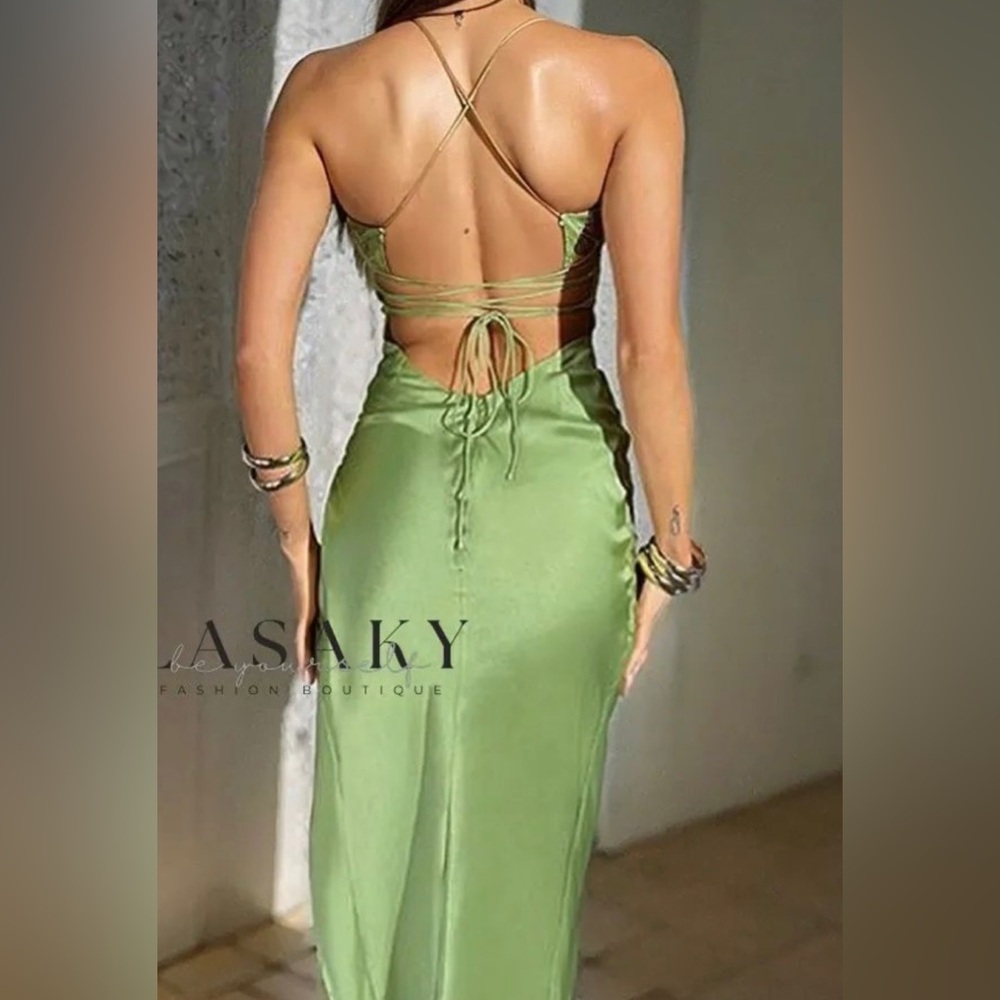Dress - Picture 6 of 6